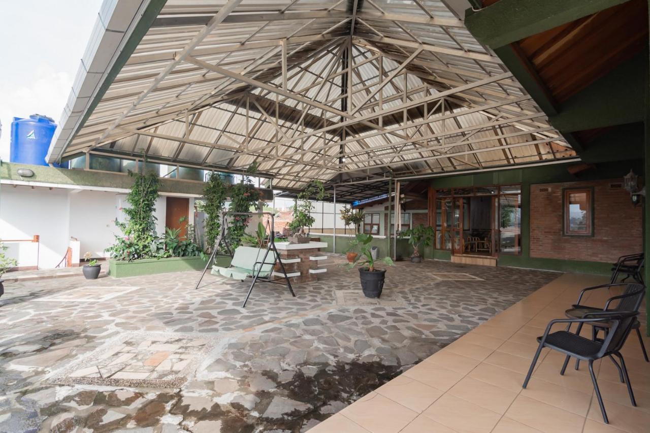 Samakta Guest House Lembang Exterior foto
